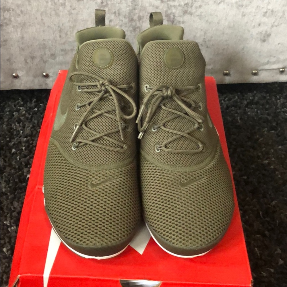 Nike Presto Olive Green